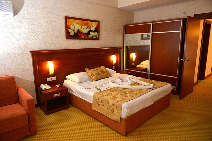 Laphetos Beach Resort & Spa Hotel