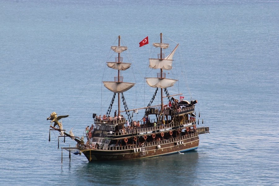 Antalya Tekne Turu Korsan Tekne Turları