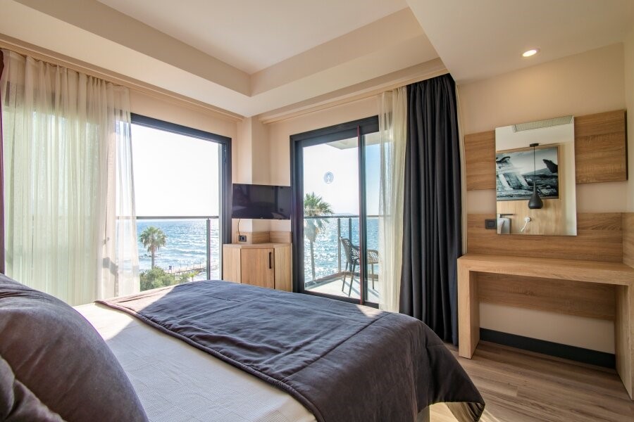 Maia Luxury Beach Hotel & Spa