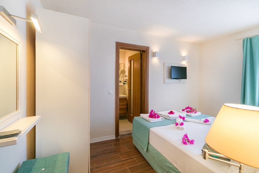 Big Poseidon Boutique Hotel & Yacht Club