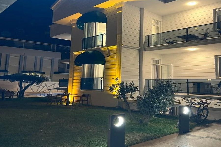 In Suit  Luxury  Hotel 
