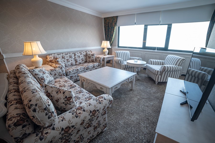 Karinna Hotel Convention Center & Spa 