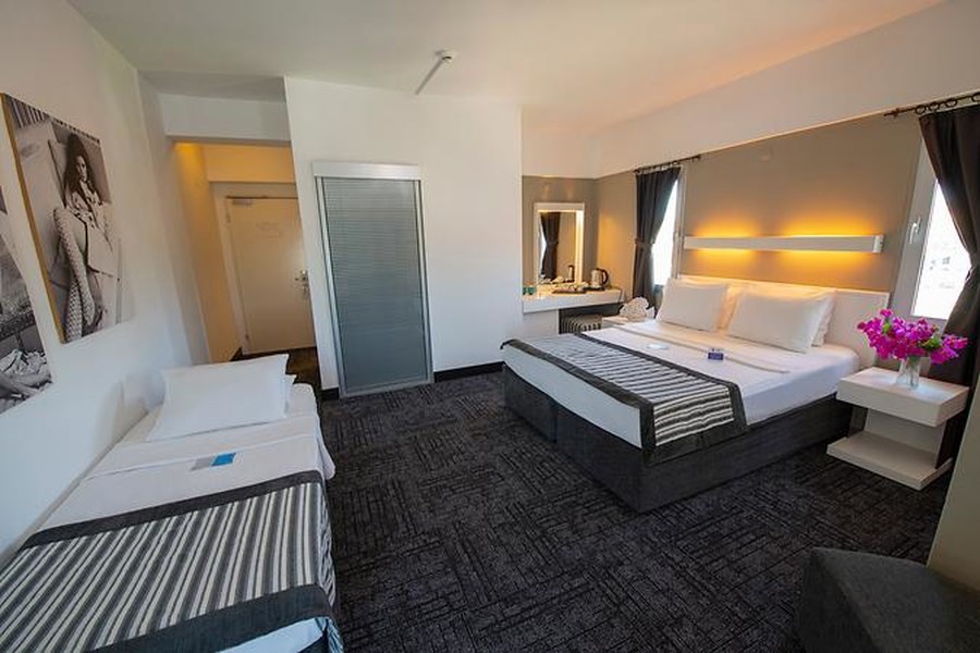Çeşme Ladin Otel