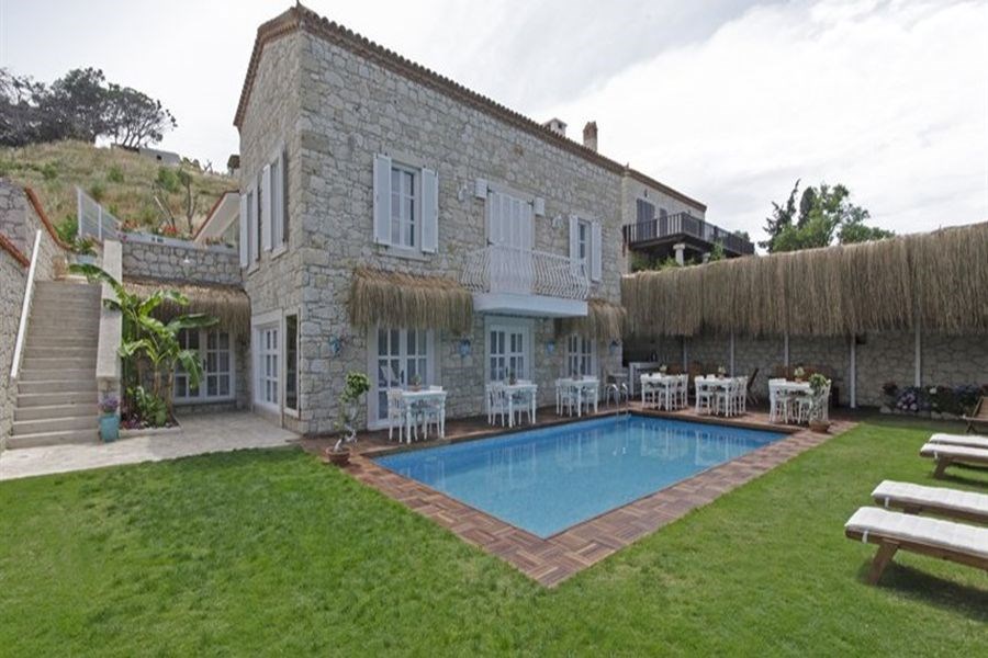 Alaçatı Roka Taş Otel