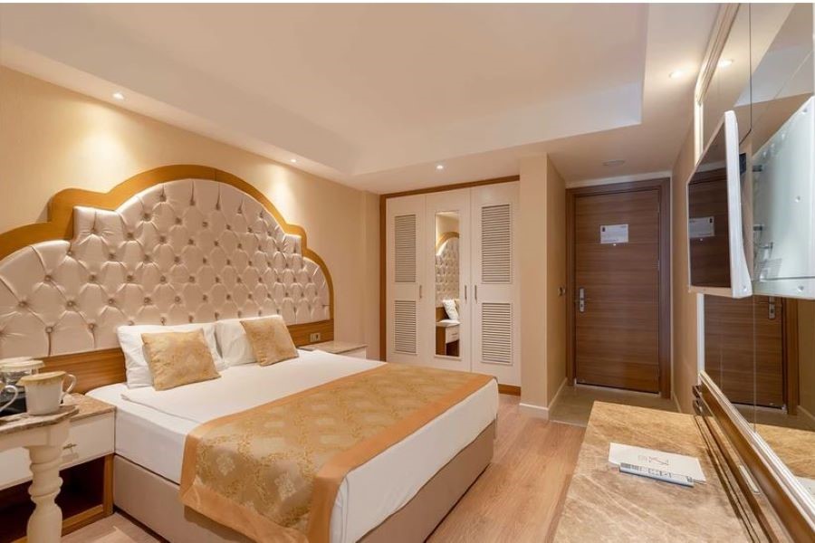 Side Premium Hotel