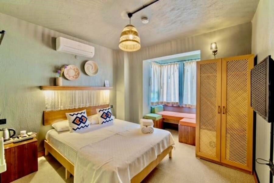 The Green Goose Hotel