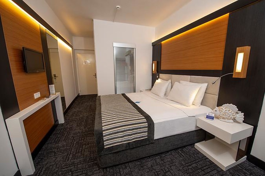 Çeşme Ladin Otel