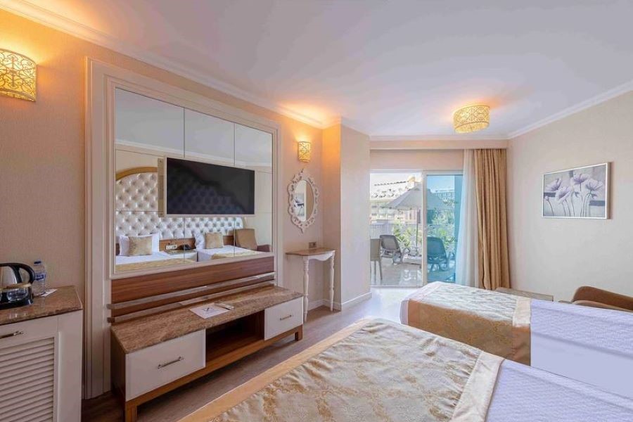Side Premium Hotel
