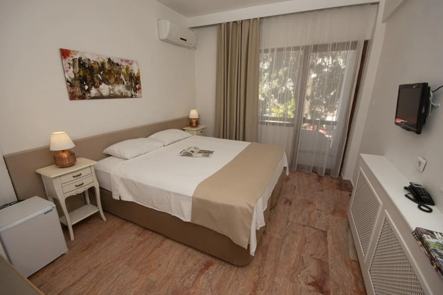 Cesurlar Otel Çeşme