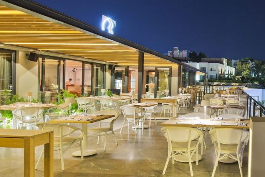 THE CLUB RESTAURANT & BAR