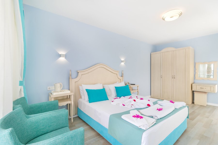 Big Poseidon Boutique Hotel & Yacht Club