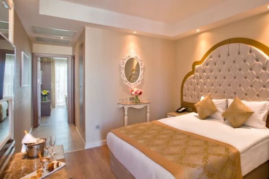 Side Premium Hotel