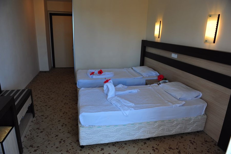 Klas More Beach Hotel