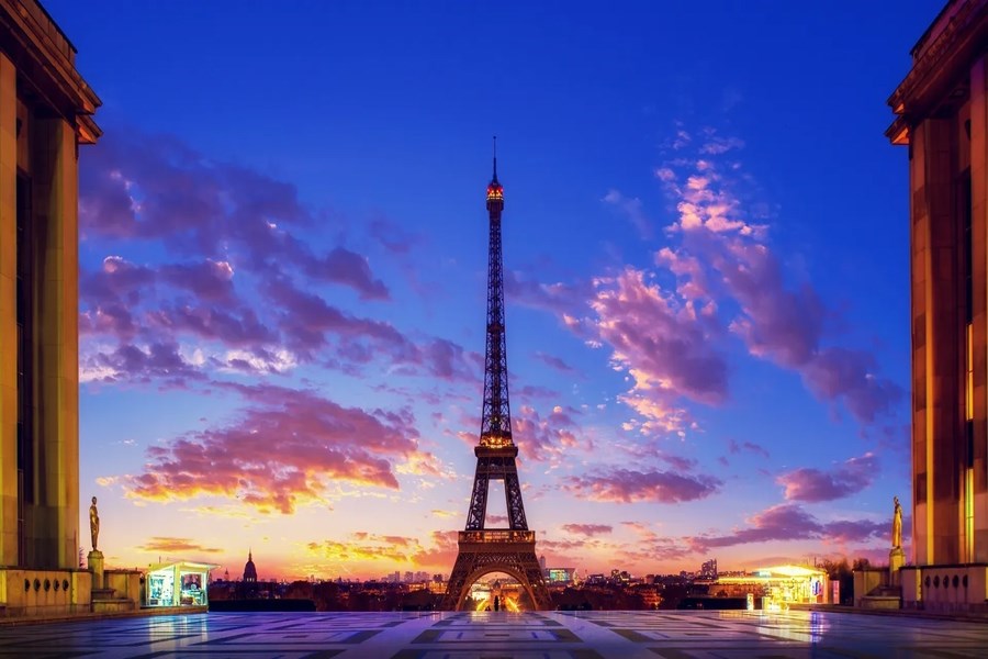 Elegant Benelux Alsace Paris Turu Ajet Havayolları İle 7 Gece Ams Bsl