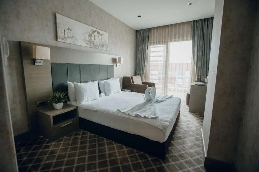 Hilly Hotel