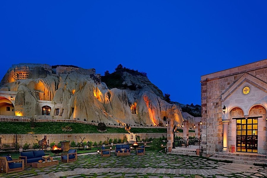 Seraphim Cave Hotel