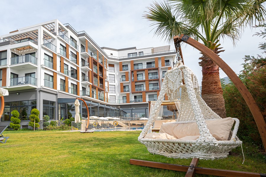 Maia Luxury Beach Hotel & Spa