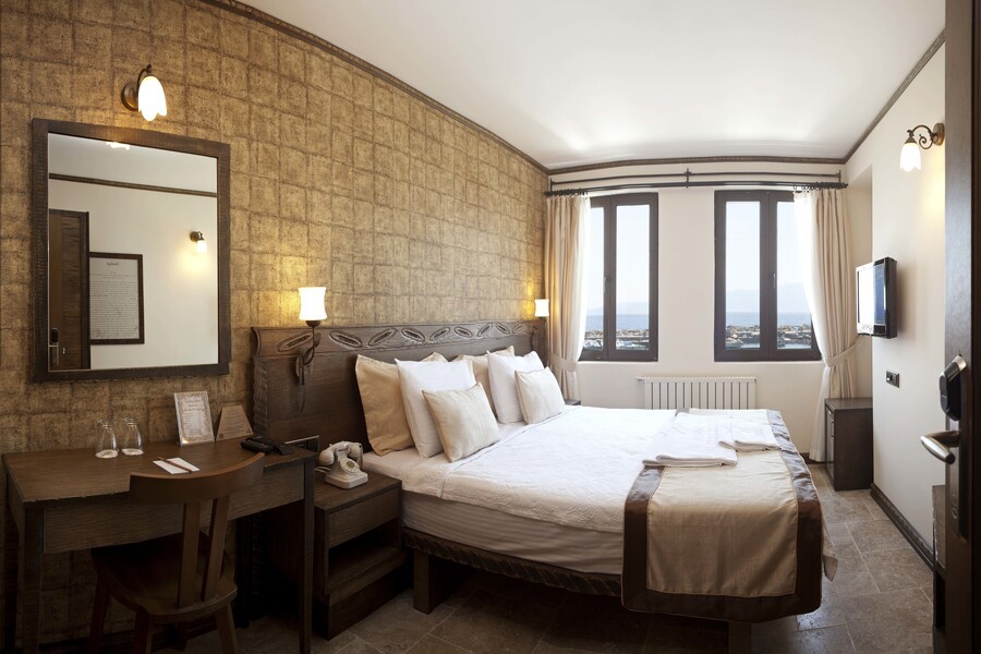Assos Behram Hotel