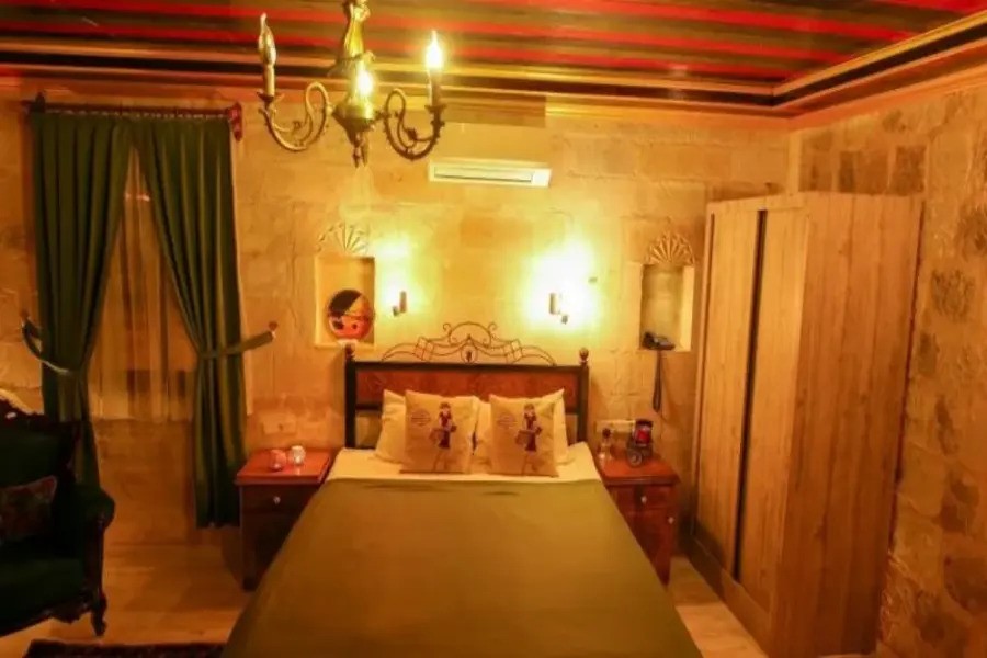 Bedrock Cave Hotel