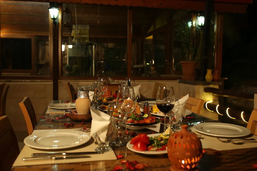 ANA RESTAURAN