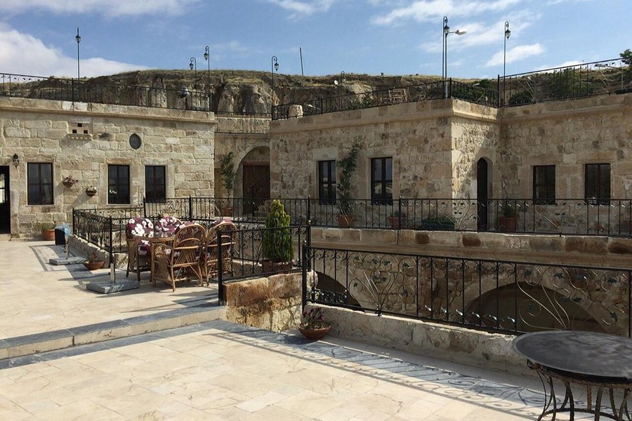 Golden Cave Suites