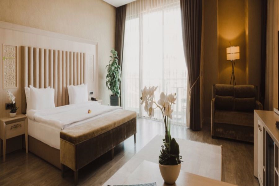 Hilly Hotel