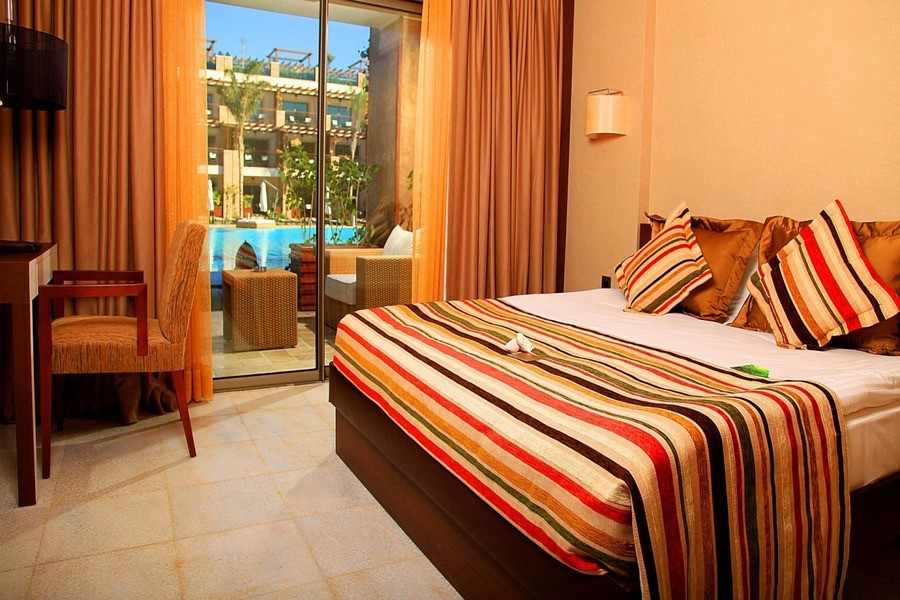 Cratos Premium Hotel & Casino & Port & Spa