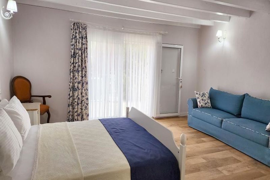 Otel Naturla Göl Evi Urla