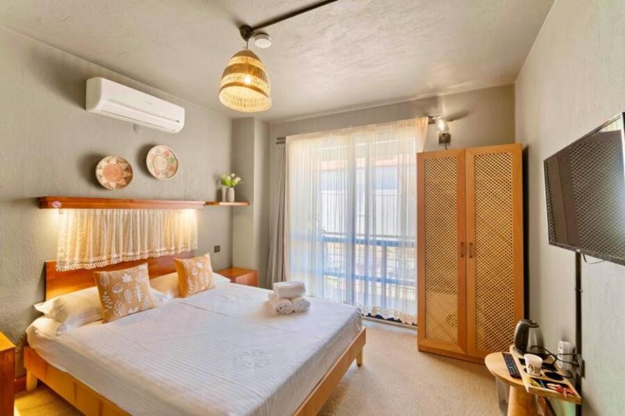 The Green Goose Hotel