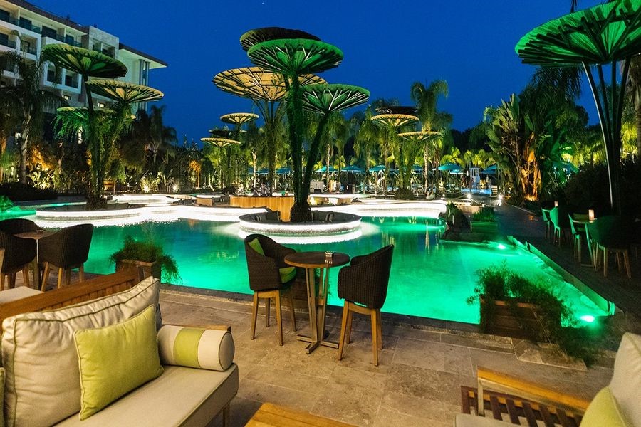 GREEN BAR