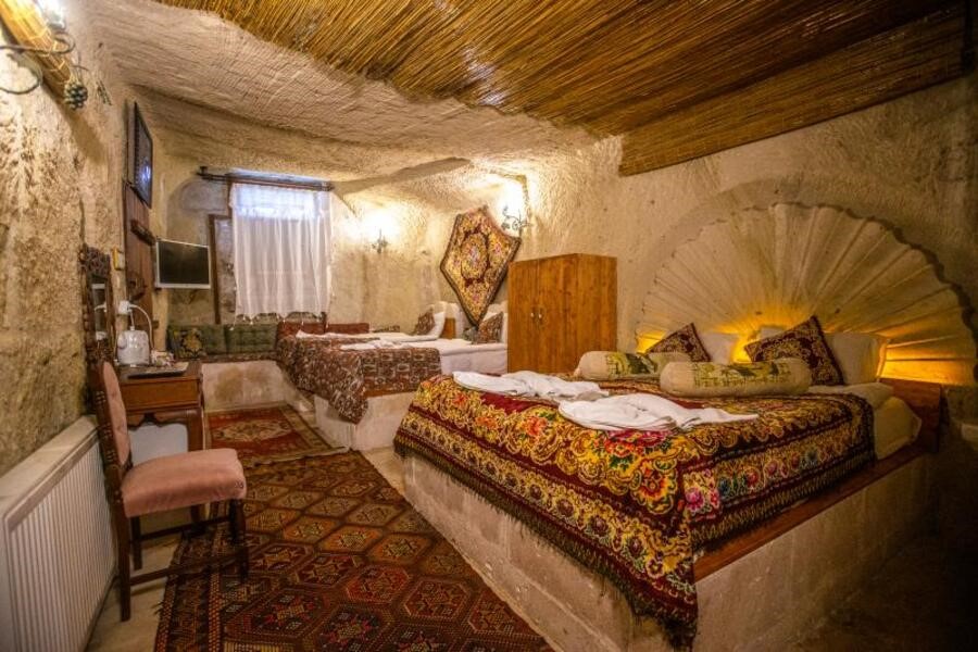 Nar Cave House