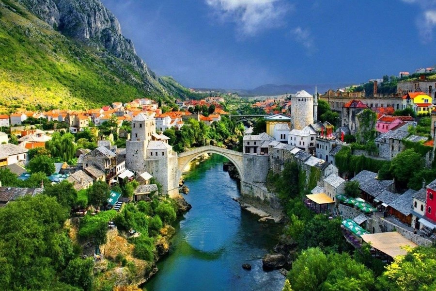 Adana Çıkışlı Kosovalı Büyük Balkan Air Albania İle Extra Turlar ve Akşam Yemekleri Dahil