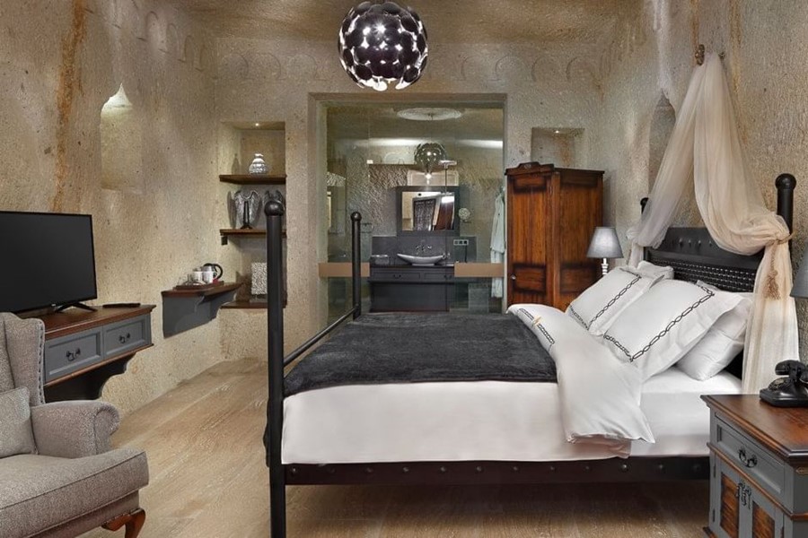 Seraphim Cave Hotel