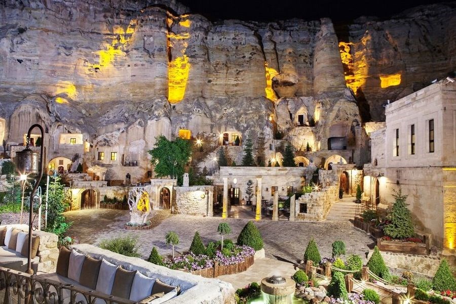 Cave Otel