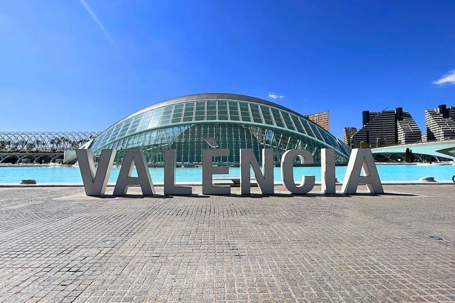 Elegant Madrid & Valencia & Barcelona Turu Pegasus Havayolları ile 4 Gece (MAD-BCN) FL001