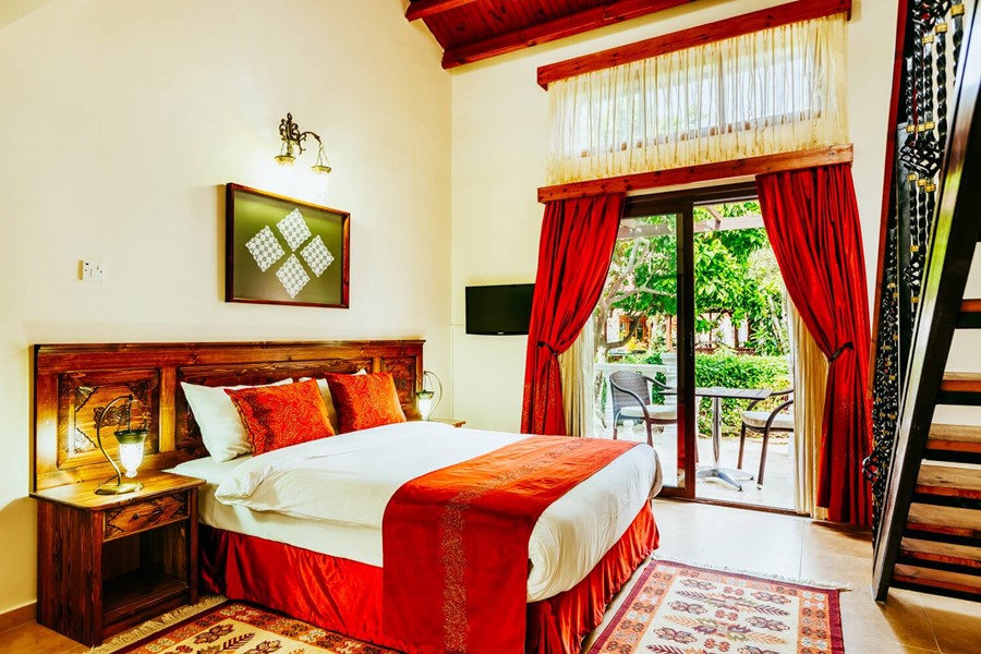 Almond Hotel