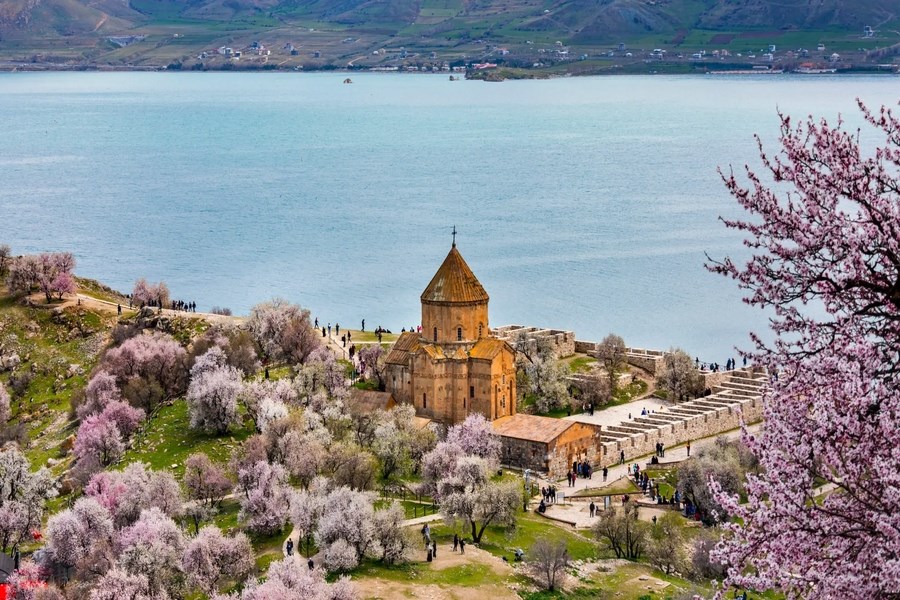 Anadoluya Yolculuk Van Bitlis Ve Hizanın Uzak Köyleri Turu İstanbul Hareketli