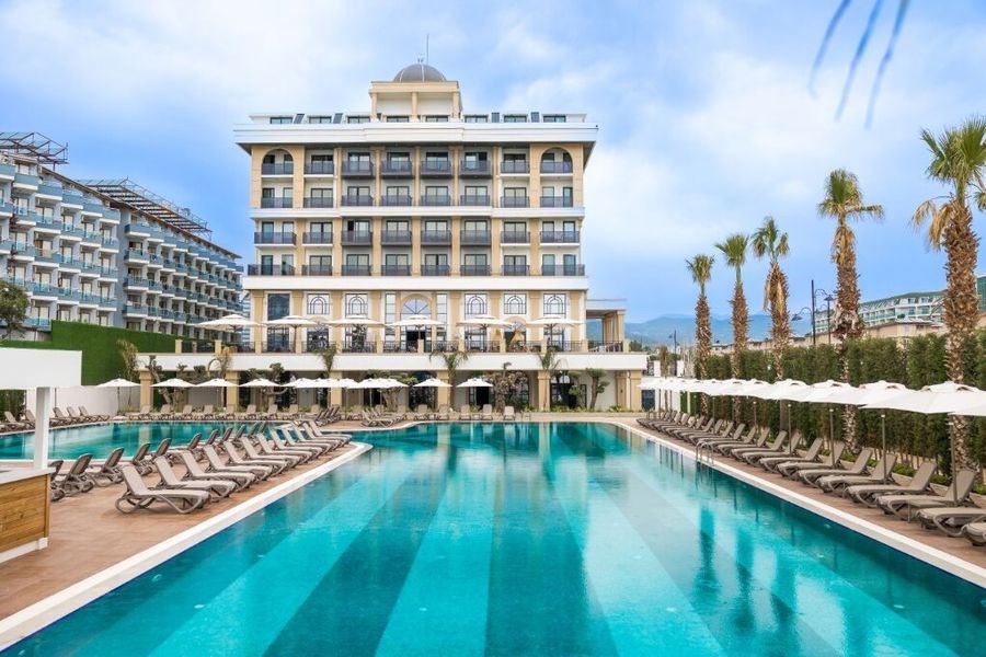 Serenity Queen Hotel