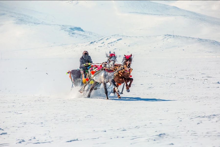 İstanbul Çıkışlı Turistik Doğu Ekspresi Thy Ile Kars Turu 1 Gece Otel 2 Gece Tren Konaklamalı  Kars Ankara Yönü Sömestr Özel 