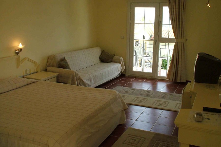 Eda Su Artemisia Royal Park Club