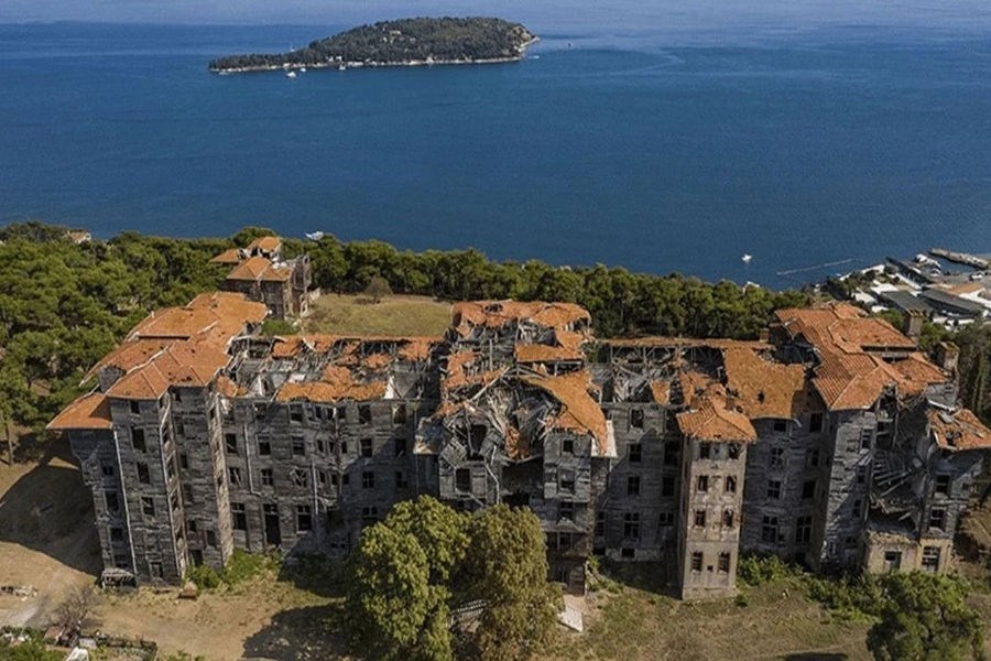 Fener Rum Patrikhanesi, Büyükada Rum Yetimhanesi