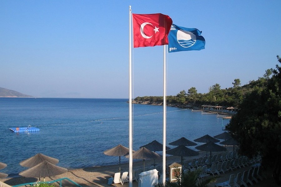 Mavi Bayraklı Plajlar Turistlerin İlgisini Çekiyor 