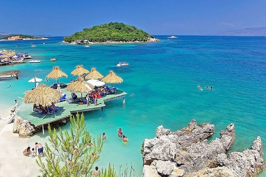 Arnavutluk, kristal berraklığındaki plajları, dağ tatilleri ve bütçe dostu seçenekleriyle Avrupa